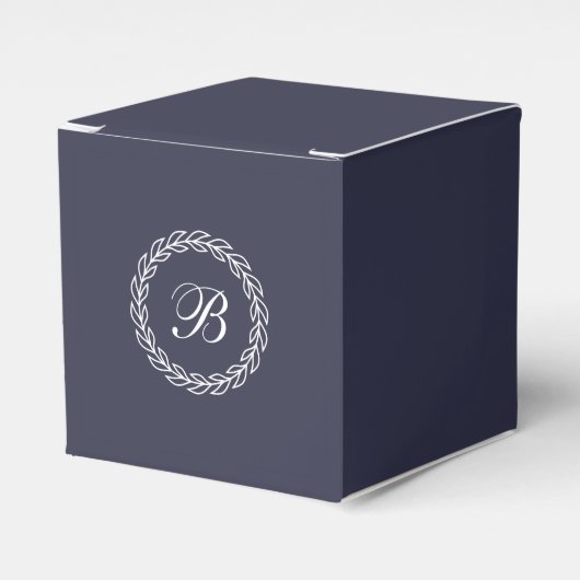 Navy Blue met White Laurel Wreate met Monogram Bedankdoosjes (Voorkant Zijde)