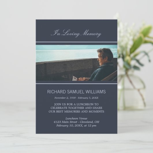 Navy Blue Minimal in Loving Memory | Aangepaste fo Kaart (Staand voorkant)