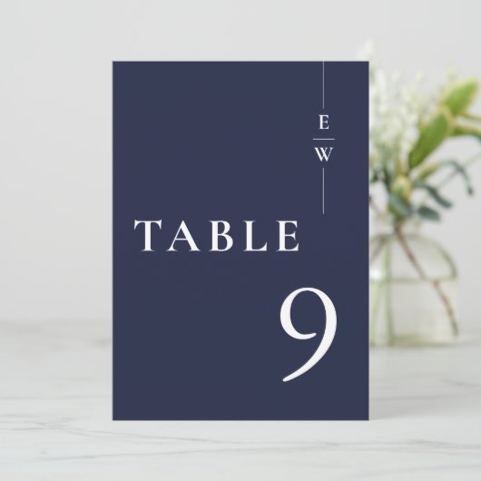 Navy Blue Minimalist Modern Monogram Tafelnummer (Staand voorkant)