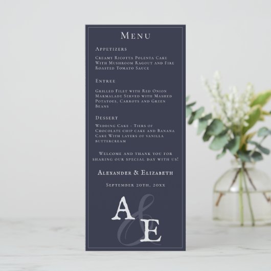 Navy Blue Minimalist Monogram Huwelijk Menu (Staand voorkant)