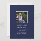Navy Blue Modern Elegant Script Afstuderen Foto Aankondiging (Achterkant)