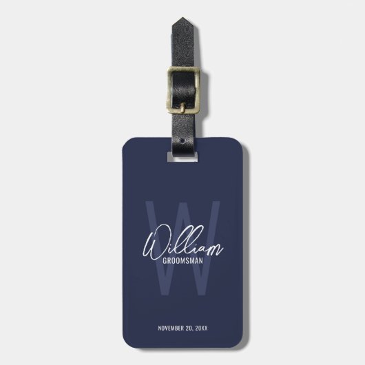 Navy Blue Modern Script Personalized Groomsmen Bagagelabel (Voorkant verticaal)