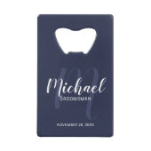 Navy Blue Modern Script Personalized Groomsmen Creditkaart Flessenopener (Voorkant)