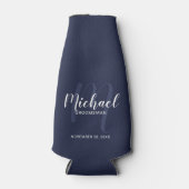 Navy Blue Modern Script Personalized Groomsmen Flesjeskoeler (Voorkant)