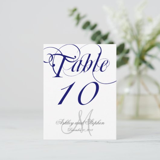 Navy Blue Monogram Wedding Table Number Kaart (Staand voorkant)