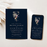 Navy Blue Monogrammed Wedding Invitation Kaart<br><div class="desc">Navy Blue Monogrammed Wedding Invitation. Deze stijlvolle en elegante trouwboho-uitnodiging is voorzien van prachtige handbeschilderde waterverf wildbloemen die zijn gerangschikt als een mooie en eenvoudige bouquet die perfect is voor lente-,  zomer- of valbruiloften. Zoek overeenkomende objecten in het marinesblauwe Boho Wildflower Wedding Collectie.</div>