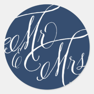 Navy Blue Mr. en Mrs Elegant Script Wedding Ronde Sticker