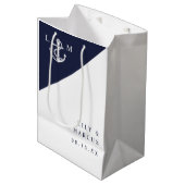 Navy Blue Nautical Mongoram Minimalistische bruilo Medium Cadeauzakje (Voorkant Gekanteld)