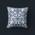 Navy Blue Ornamental Floral Damask Pattern Kussen<br><div class="desc">Voeg deze elegante en klassieke kussen toe aan uw ruimte. Hij heeft een blauw sierblokvochtigheidspatroon. Deze blauwe damespatroonkussen zijn perfect voor je slaapkamers of woonkamers. Andere kleuren zijn beschikbaar.</div>