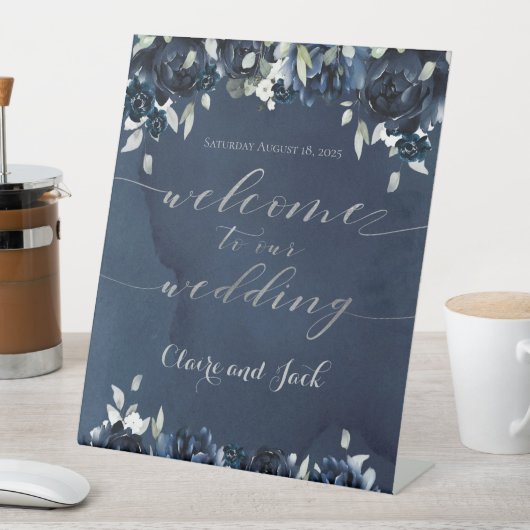 Navy Blue Peony Silver Calligraphy Welcome Wedding Reclamebord Met Voetstuk (Insitu)