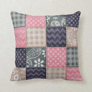 Navy Blue, Pink, Tan en Grey Schattigee Quilt look Kussen