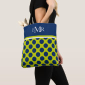 Navy Blue Polka Dots op Lime Green Monogram Tote Bag (Dichtbij)