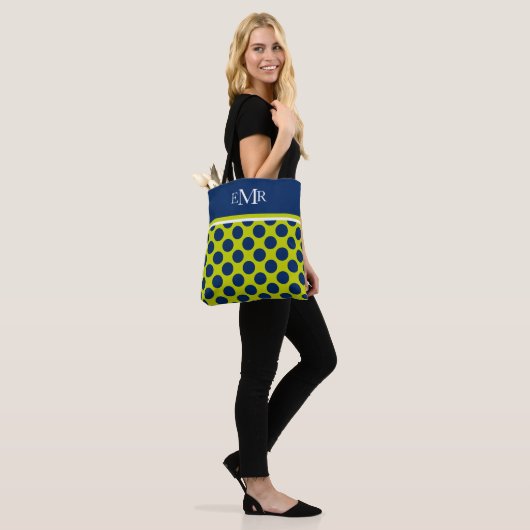 Navy Blue Polka Dots op Lime Green Monogram Tote Bag (Op model)