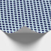 Navy Blue Polka stippen op Bleek blauw inpakpapier (Hoek)