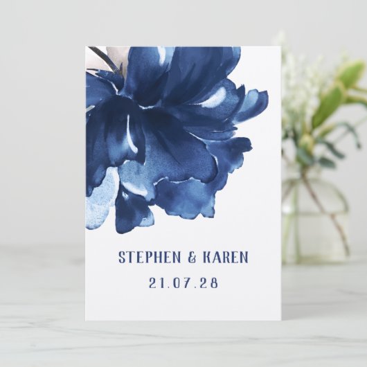 Navy Blue Poppy Elegant Wedding Invitation Kaart (Staand voorkant)