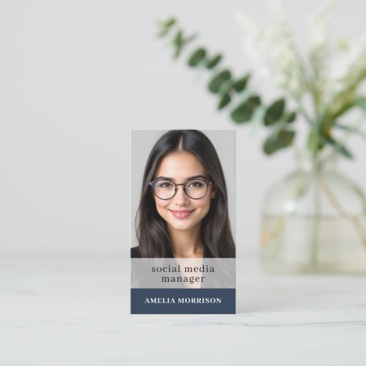 Navy Blue QR Code Foto Minimalist Professional Visitekaartje (Staand voorkant)