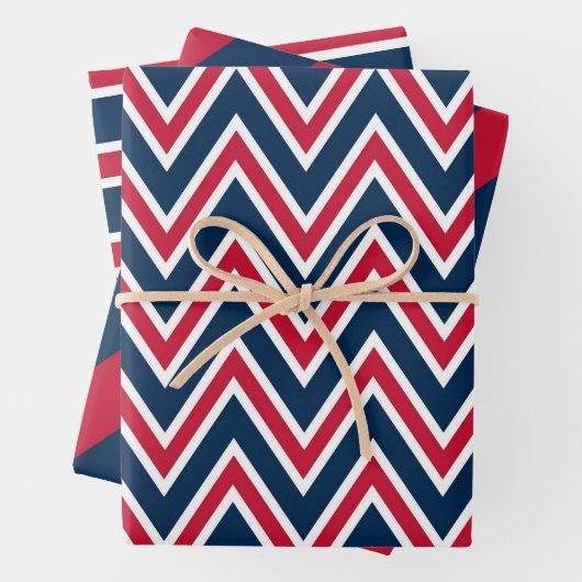 Navy Blue, Red, and White Chevron & Stripe Pattern Inpakpapier Vel (In situ)