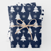 Navy Blue Reindeer, kerstboom en Holly Pattern Inpakpapier Vel (In situ)