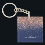 Navy Blue Roos Gold Blush Pink Glitter Monogram Sleutelhanger<br><div class="desc">Navy Blue en Roos Gold Blush Pink Faux Folie Sparkle Glitter Script Monogram Name Sleutelhanger. Dit maakt de perfecte liefhebbende 16 verjaardag,  bruiloft,  vrijgezellenfeest,  verjaardagsdag,  baby shower of vrijgezellenfeest voor iemand die van luxe glam en stijl houdt.</div>