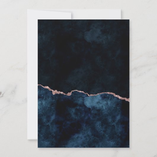 Navy Blue & Roos Gold Verjaardagsfeestuitnodiging Kaart (Achterkant)