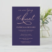 Navy Blue Roze Gouden Folie Script Elopement Trouw Kaart (Staand voorkant)