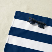 Navy Blue Roze Nautical Anchor Stripes Strandlaken (In situ)