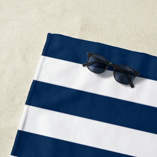 Navy Blue Roze Nautical Anchor Stripes Strandlaken (In situ)