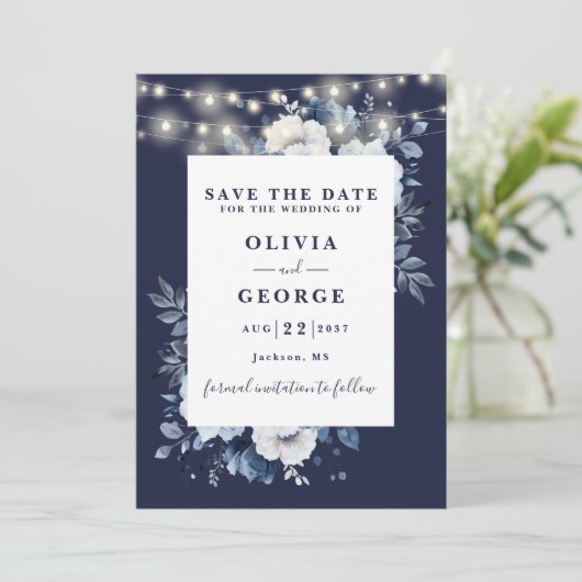 Navy Blue Rustic String Lights Bloemenfoto Save The Date (Staand voorkant)