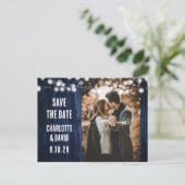 Navy Blue Rustic Wood String Lights Trouwfoto Aankondigingskaart (Staand voorkant)