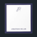 Navy Blue Script Monogram Notitieblok<br><div class="desc">Houd al uw nota's georganiseerd met dit moderne minimalistische notitieblok van het manuscriptmonogram. Met een stijlvol en eenvoudig ontwerp is dit notitieblok ideaal voor gebruik thuis, in de kantoor of onderweg. De witte achtergrond met marinegrens en klantgerichte manuscriptmonogram maakt dit notitieblok een stijlvolle toevoeging aan om het even welke werkruimte....</div>