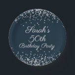 Navy Blue Silver Glitter 50th Birthday Party Papieren Bordje<br><div class="desc">Elegant marvy blue met zilveren glitter 50ste verjaardagsfeestje borden,  gepersonaliseerd met een naam. Neem contact met ons op voor hulp bij aanpassingen of overeenkomende producten.</div>