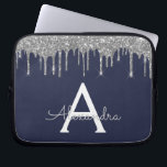 Navy Blue Silver Glitter Sparkle Monogram Laptop Sleeve<br><div class="desc">Navy Blue en Silver Faux Dripping Modern en Elegant Girly Glitter en Sparkle Elegant Monogram Hoesje. Dit hoesje kan worden aangepast om uw initiaal en voornaam op te nemen.</div>