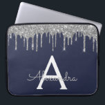 Navy Blue Silver Glitter Sparkle Monogram Laptop Sleeve<br><div class="desc">Navy Blue en Silver Faux Dripping Modern en Elegant Girly Glitter en Sparkle Elegant Monogram Hoesje. Dit hoesje kan worden aangepast om uw initiaal en voornaam op te nemen.</div>
