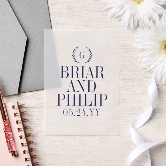 Navy Blue Slender Laurel Krans Monogram Huwelijk Vellum Uitnodigingen (Huwelijk)