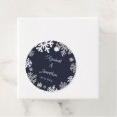 Navy Blue Snowflakes Winter Wedding Bedankjes Labels (In situ)