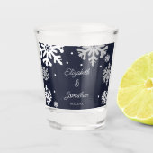 Navy Blue Snowflakes Winter Wedding Shot Glas (Voorkant)