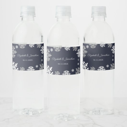 Navy Blue Snowflakes Winter Wedding Waterfles Etiket (Flessen)