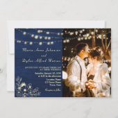 Navy Blue String Lights Wedding QR Uitnodigen Kaart (Voorkant)