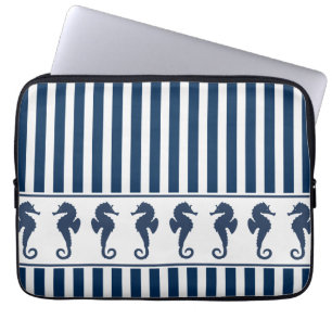 Navy Blue Stripes en Zeeen paarden Laptop Sleeve