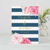 Navy Blue Stripes Roze Bloemen Bruiloft Uitnodigin Kaart (Staand voorkant)