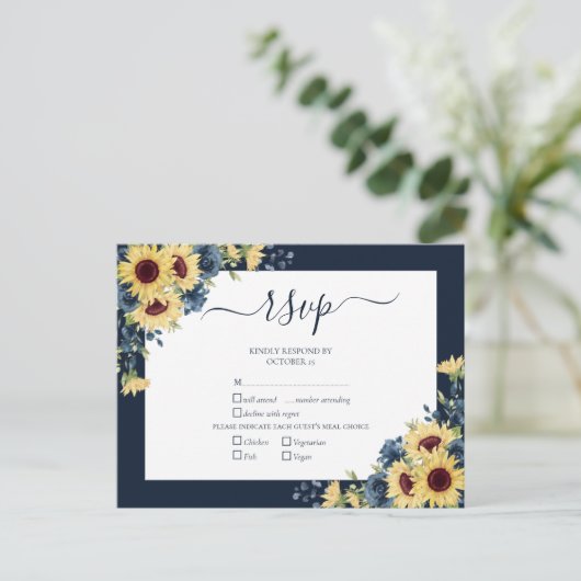 Navy Blue Sunflower Botanical Script Weddenschap R Uitnodiging Briefkaart (Staand voorkant)