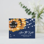 Navy Blue Sunflower Wedding Save the Date Briefkaa Aankondigingskaart (Staand voorkant)