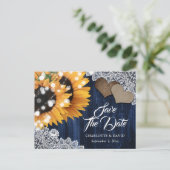 Navy Blue Sunflower Wedding Save the Date Briefkaa Aankondigingskaart (Staand voorkant)