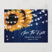 Navy Blue Sunflower Wedding Save the Date Briefkaa Aankondigingskaart (Voorkant)