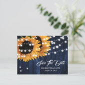 Navy Blue Sunflower Wedding Save the Date Briefkaa Aankondigingskaart (Staand voorkant)