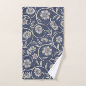 Navy Blue Swirl Flowers Bad Handdoek (Handdoek)