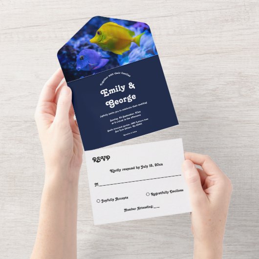 Navy Blue Underwater Zee Fish Nautical bruiloft All In One Uitnodiging (Afscheurbaar)