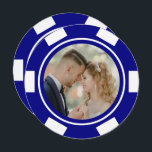 Navy Blue Vegas Poker Chip Wedding Elopement Kaart<br><div class="desc">Duw je vrienden en familie door hen deze marinesblauwe en witte pokerchip trouwfoto's te sturen,  aankondiging en uitnodiging van de partij. Ze wachten vol ongeduld om bij je te zijn op deze leuke viering.</div>