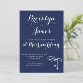 Navy Blue Wedding Invitting Hearts Kaart (Staand voorkant)
