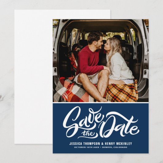 Navy Blue Whimsical Hand Lettered Photo Overlay Save The Date (Voorkant / Achterkant)